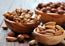 使用全自動(dòng)包裝機(jī)后的堅(jiān)果炒貨更受歡迎